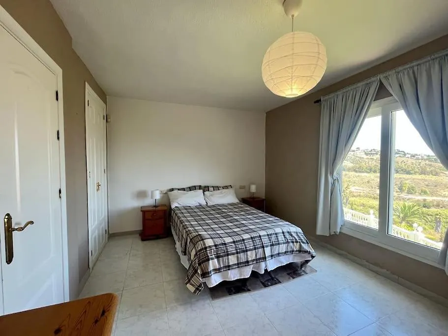 Vakantiehuis Stunning Villa Perfect For Golf Lovers & Families! Mijas