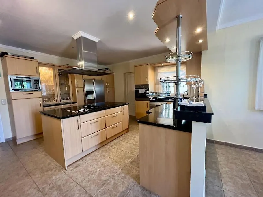 Stunning Villa Perfect For Golf Lovers & Families! Mijas Vakantiehuis