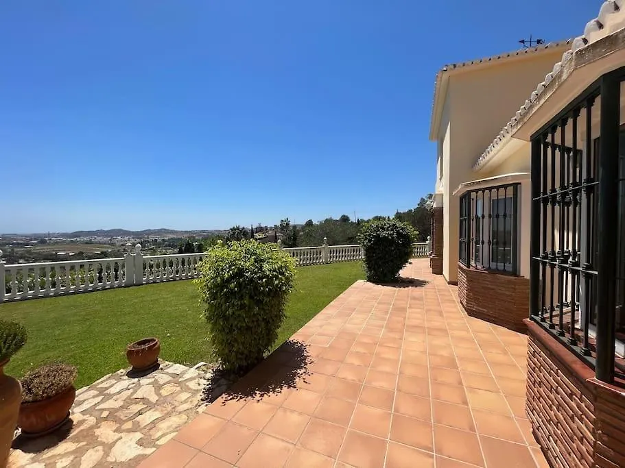 Stunning Villa Perfect For Golf Lovers & Families! Mijas Vakantiehuis